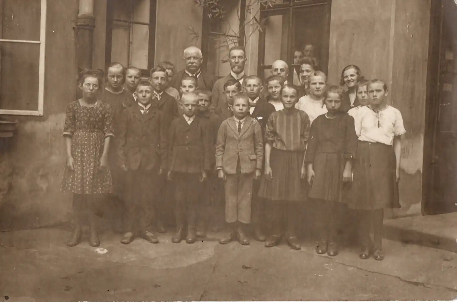 Opatovická třída s řídícím Matoulkem